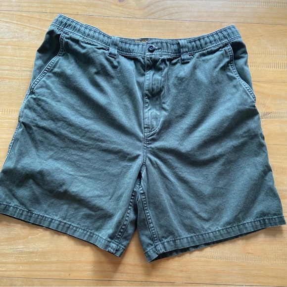 Filson Oakville Canvas Shorts - Picture 1 of 8